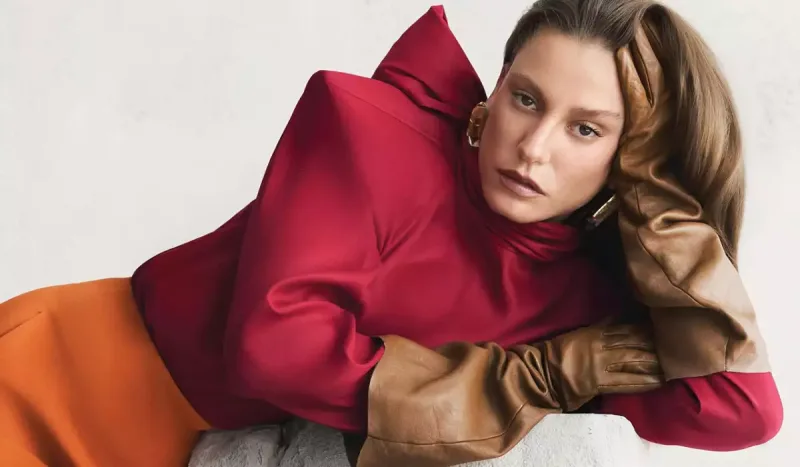 Serenaydan məşhur dərgiyə pozalar