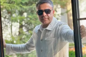 Qəfil yerə yıxılıb, yarım saata yaxın ürək masajı ediblər...