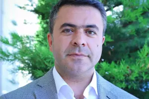 “Dünən toyda bir yerdə idik”