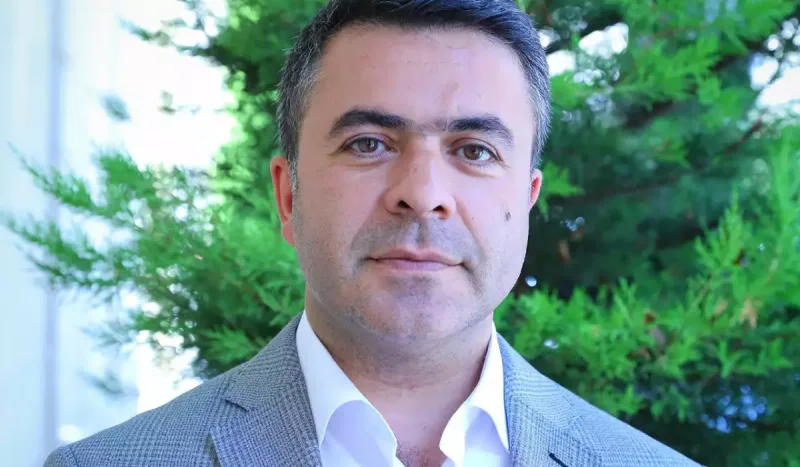 “Dünən toyda bir yerdə idik”