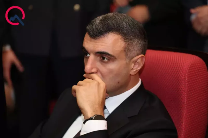 Rəsmilər vida mərasimində