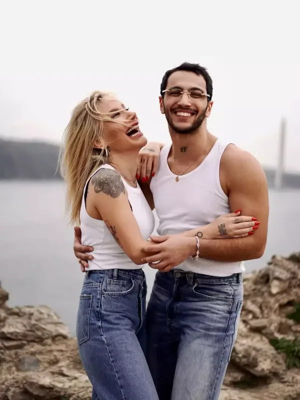 İrem Derici nişanlanır