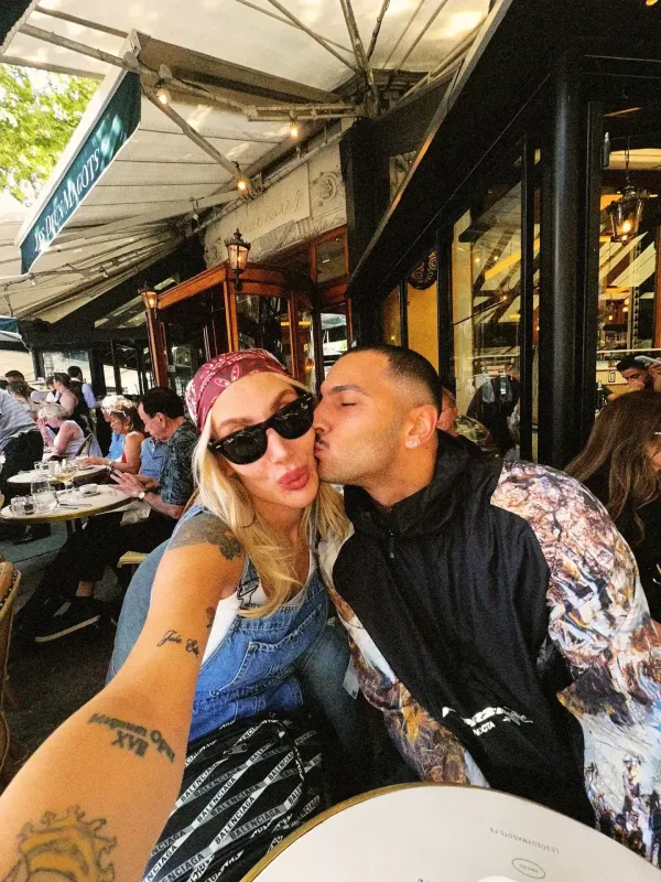 İrem Derici nişanlanır