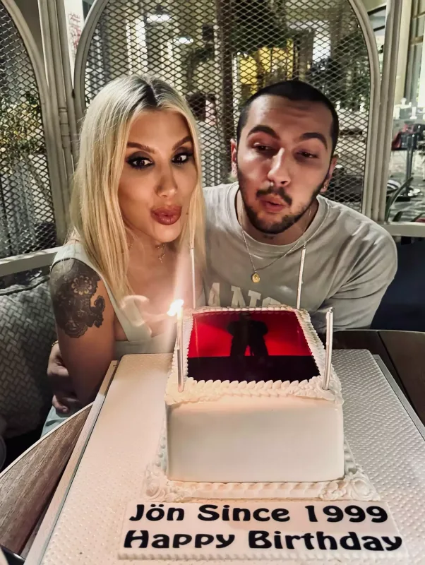 İrem Derici nişanlanır