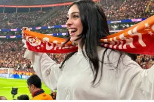 Bir yerdə futbol izlədilər