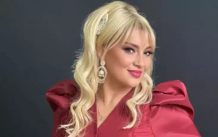 Nüşabə Ələsgərli ingiliscə oxudu