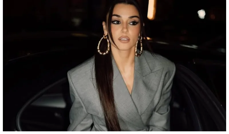 Hande "Paris Moda Həftəsi"ndə