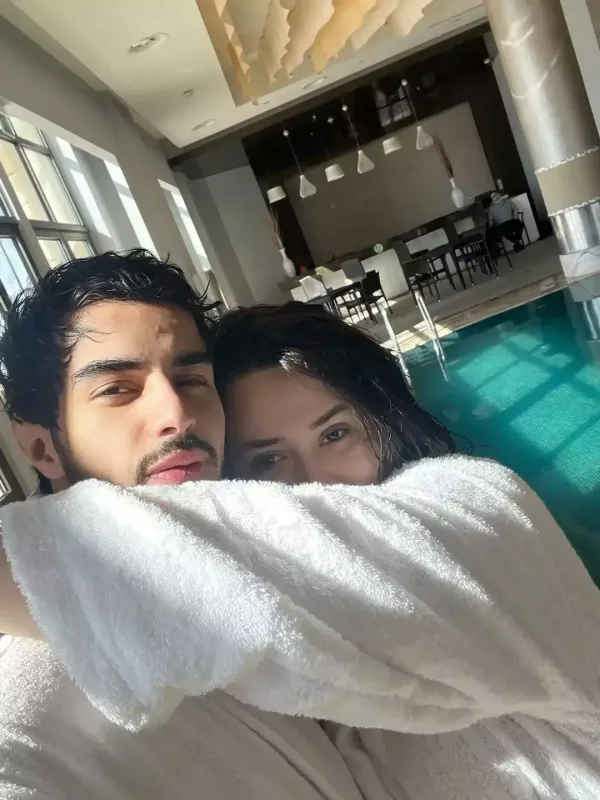 “Çətin anlarımda yanımda olmusan”