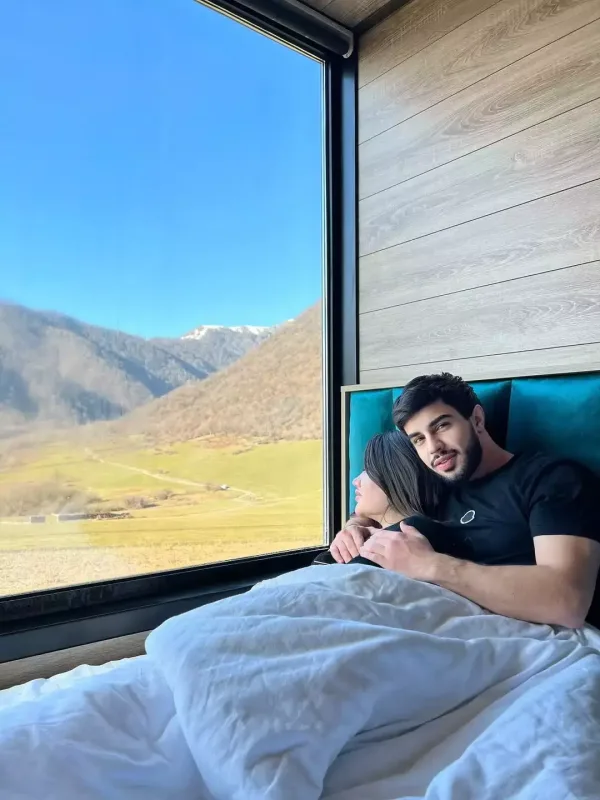 “Çətin anlarımda yanımda olmusan”