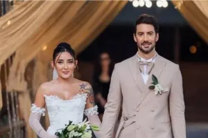 Melek Mosso boşanır