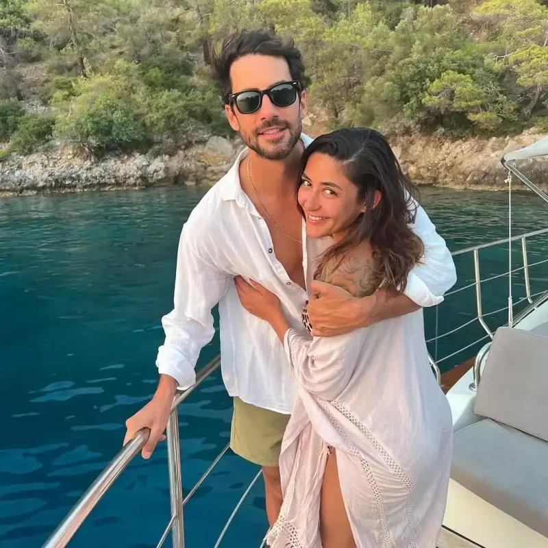 Melek Mosso boşanır