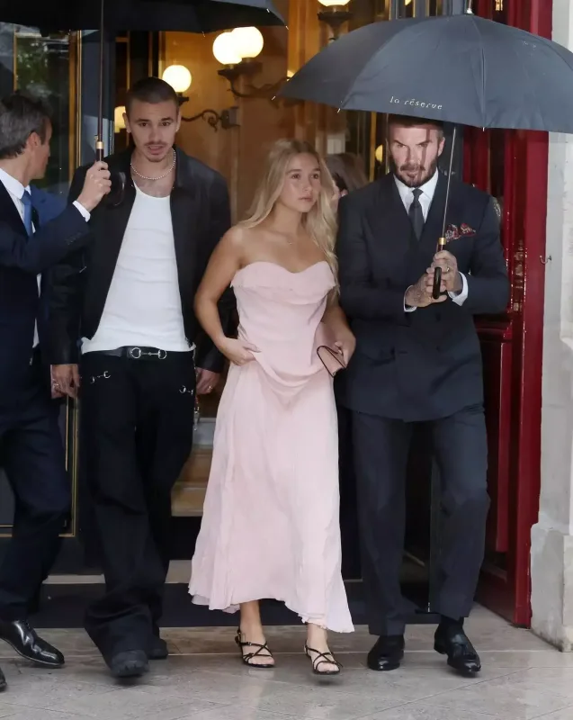 Bekhem ailəsi Paris Moda Həftəsində