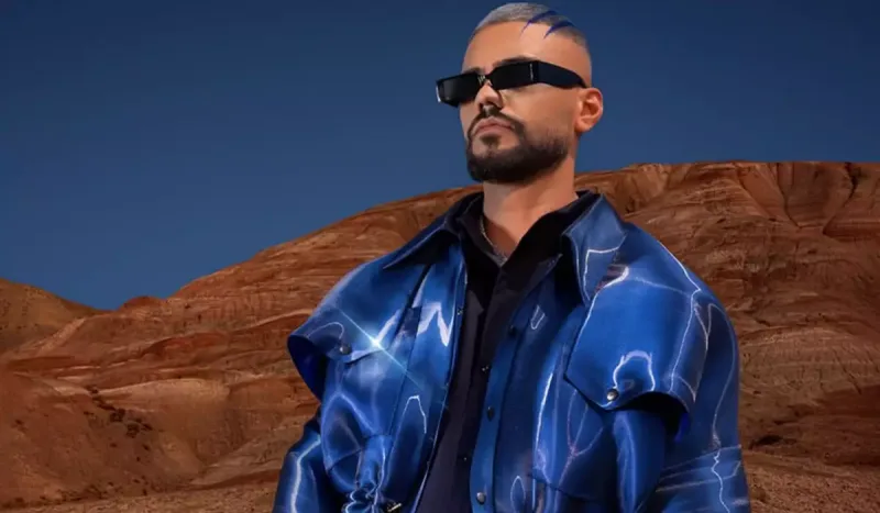 Saybu məşhur jurnal üçün kamera qarşısında