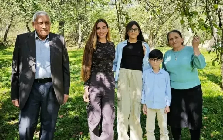 Arzu Əliyeva şamaxılı ailənin qonağı oldu - Fotolar