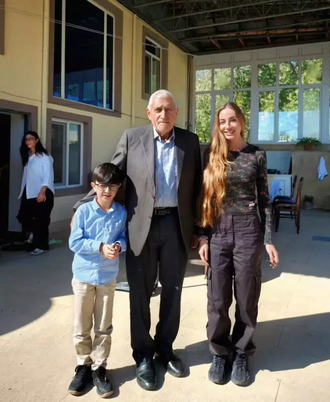 Arzu Əliyeva şamaxılı ailənin qonağı oldu - Fotolar
