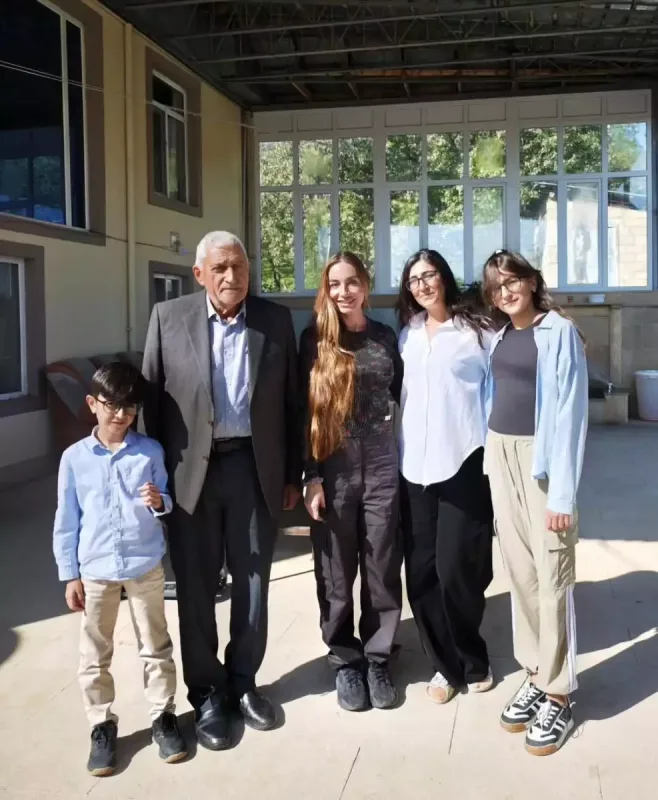 Arzu Əliyeva şamaxılı ailənin qonağı oldu - Fotolar