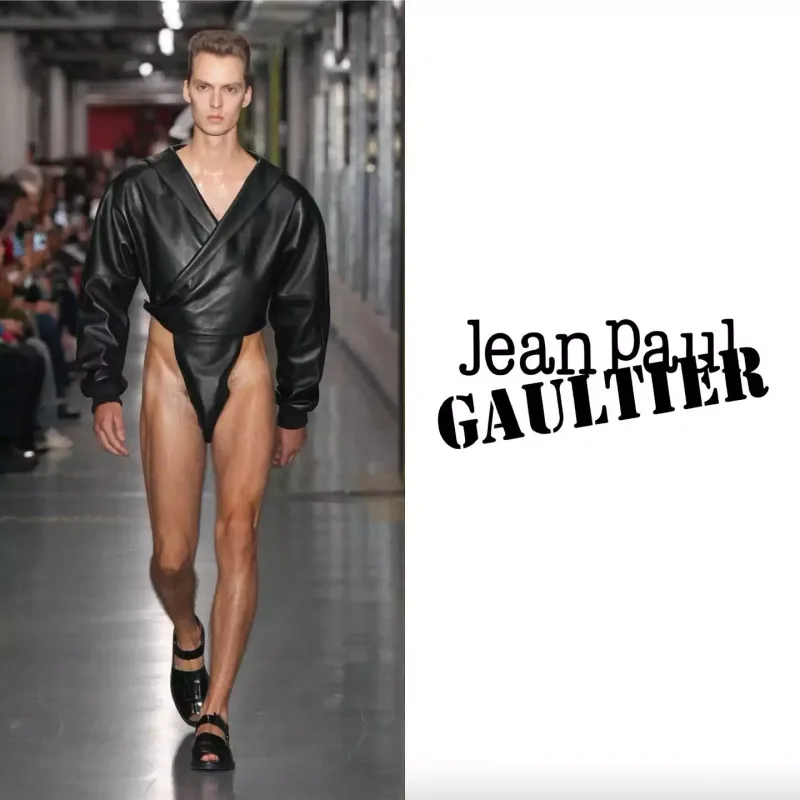 Qeyri-adi dəfilə...