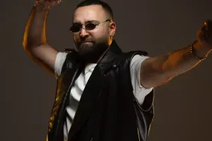 Azad bu hitə yeni nəfəs verdi