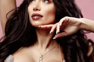 İnstaqram Azərbaycanda ilk bu oriental rəqqasəni  tanıdı