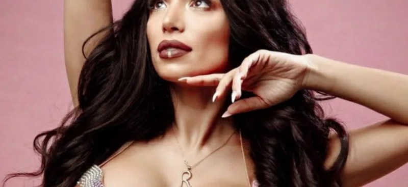 İnstaqram Azərbaycanda ilk bu oriental rəqqasəni  tanıdı