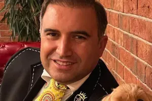 Hacı Nuranın əlinə tikiş qoyuldu