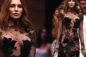 Amerikada podiuma çıxmaq üçün sinəsini kiçiltdi