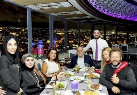 Türkiyənin dəb ikonu sevgilisi ilə Bakıda
