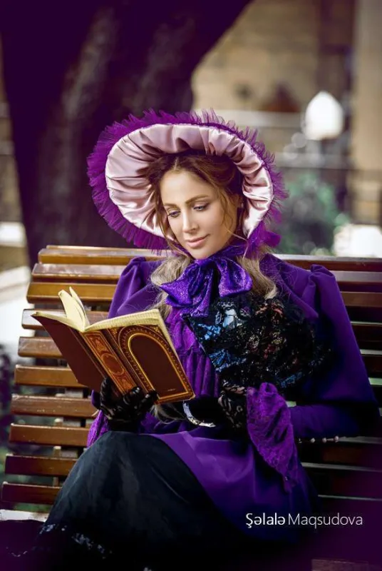 Məşhurlarımız tarixi qadın obrazlarında...