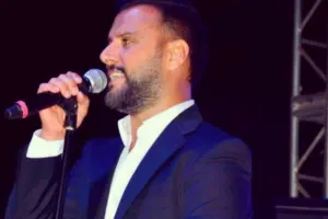 Plastik cərrahından 2 milyon tələb edir- FOTO