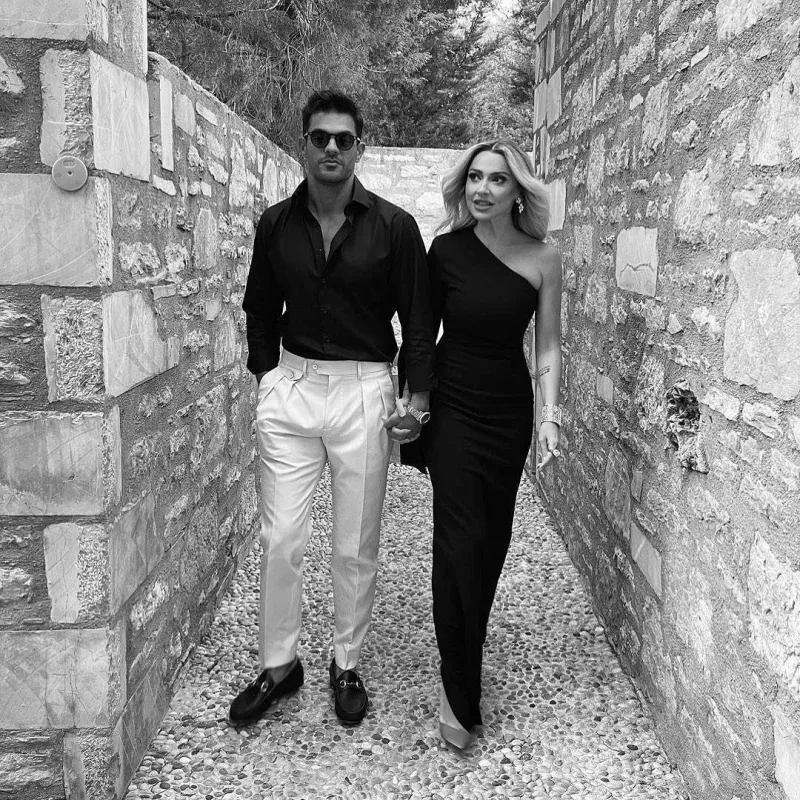 Hadise ilk dəfə sevgilisi ilə fotosunu paylaşdı