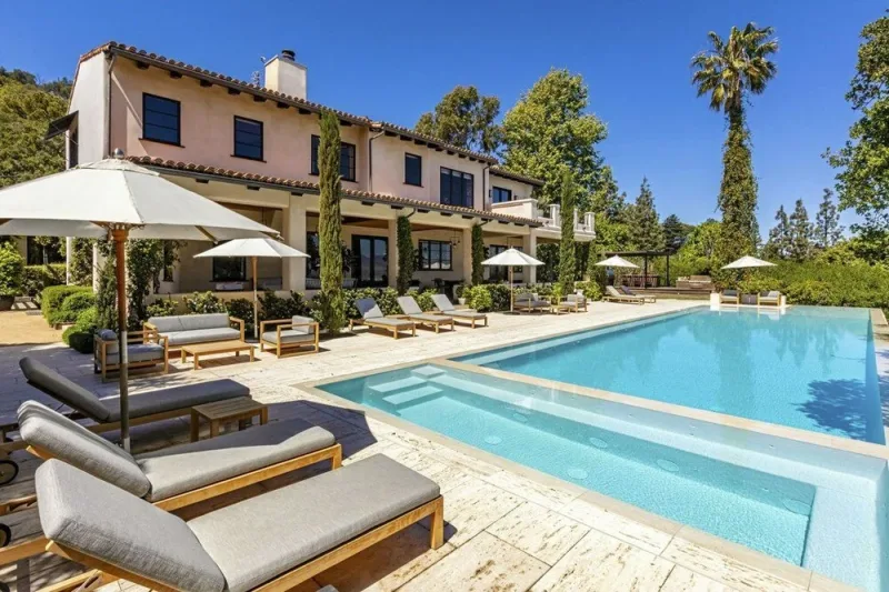 Evlərini 35 milyona satırlar