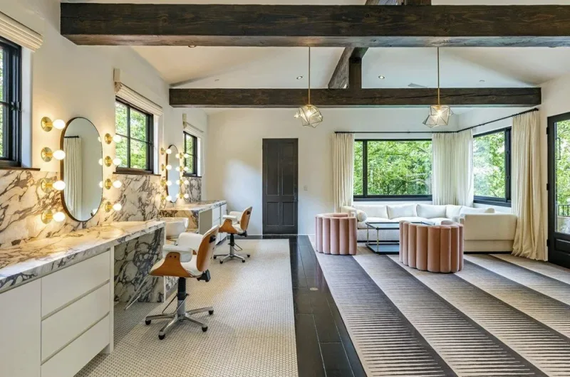 Evlərini 35 milyona satırlar