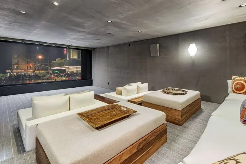 Evlərini 35 milyona satırlar