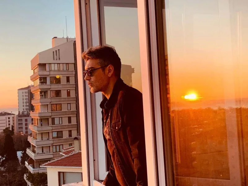 Reklamdan 1,5 milyon qazandı