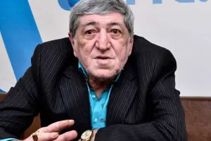 Deputat Rəmiş haqda kitab yazır