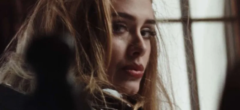 Adel 6 il sonra albomunu təqdim etdi