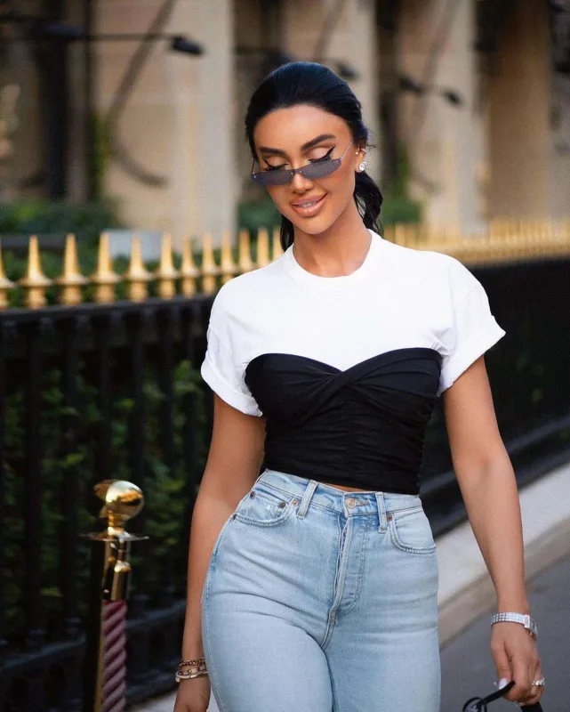 Təkcə çantası 3 min manatdan çoxdur...