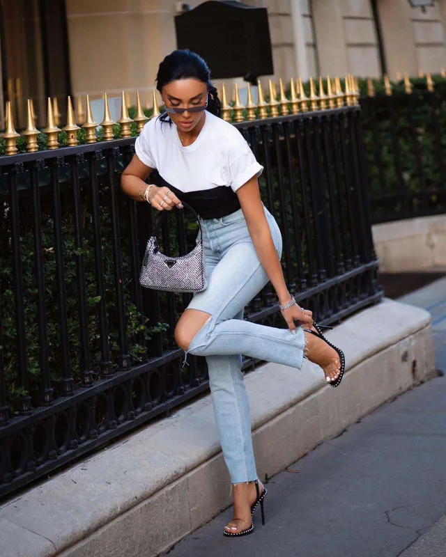 Təkcə çantası 3 min manatdan çoxdur...