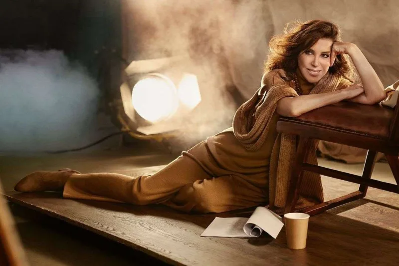 77 yaşlı Nebahat Çehredən fotosessiya