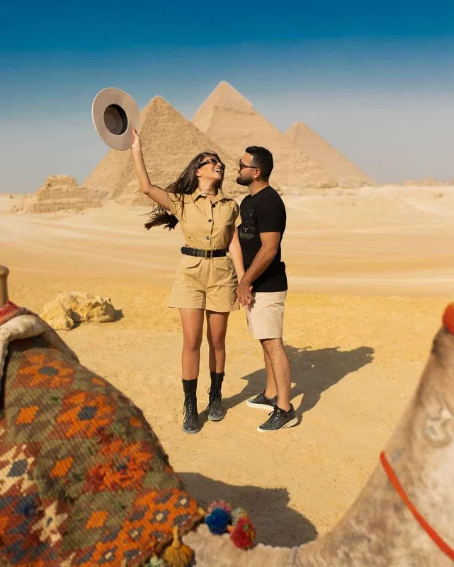 İzləyicisini xaricə aparacaq, xərclərini özü ödəyəcək