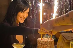 Bella Hadidin doğum günü əyləncəsi - FOTOLAR