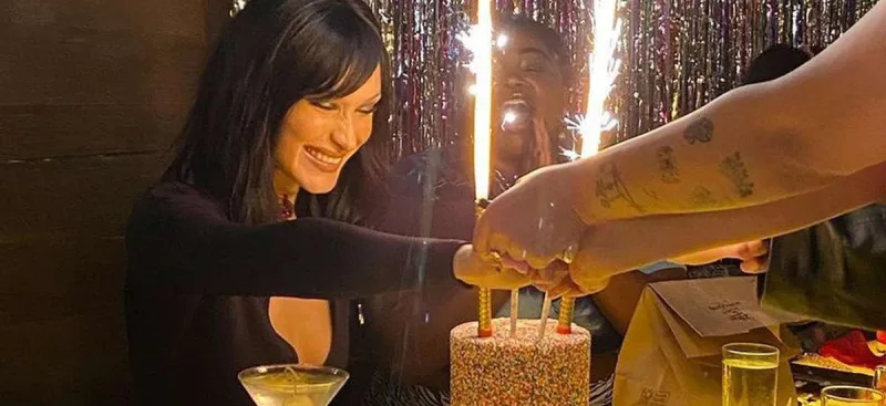 Bella Hadidin doğum günü əyləncəsi - FOTOLAR