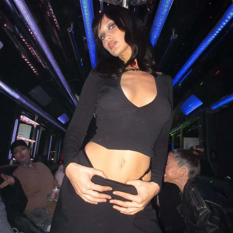 Bella Hadidin doğum günü əyləncəsi - FOTOLAR