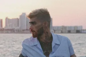 Zayn Malik yeni görüntüsü ilə gündəmdə - FOTO