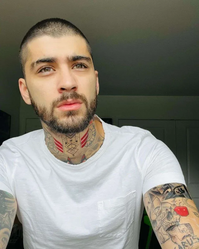 Zayn Malik yeni görüntüsü ilə gündəmdə - FOTO