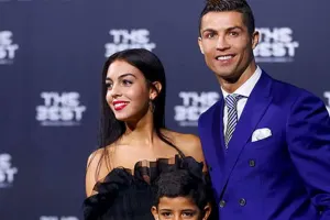 Sevgilisinə 2.6 milyonluq çanta aldı