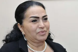 Firuzə İbadova 32 kvadrat metrlik evdə yaşayır - VİDEO