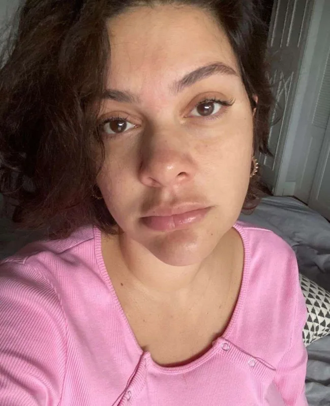 “Qüsursuz görüb qibtə etdiyin qadınlar səndən fərqli deyil”