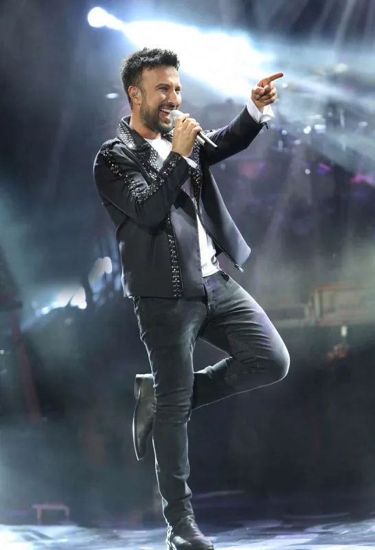 Reklamdan 15 milyon qazanacaq