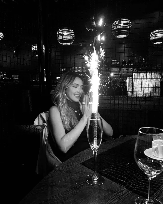 “Hər zaman yanımda ol” – Sevgilisindən Hadiseyə